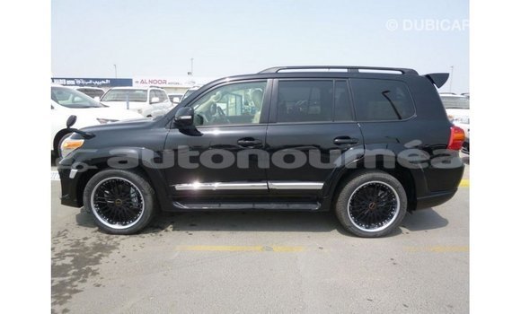 Acheter Import Voiture Toyota Land Cruiser Noir à Import - Dubai, Iles Acheter Import Voiture Toyota Land Cruiser Noir à Import - Dubai, Iles