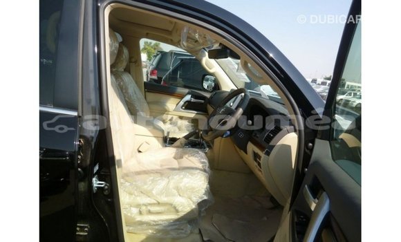 Acheter Import Voiture Toyota Land Cruiser Noir à Import - Dubai, Iles Acheter Import Voiture Toyota Land Cruiser Noir à Import - Dubai, Iles