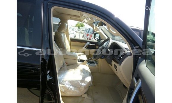 Acheter Import Voiture Toyota Land Cruiser Noir à Import - Dubai, Iles Acheter Import Voiture Toyota Land Cruiser Noir à Import - Dubai, Iles