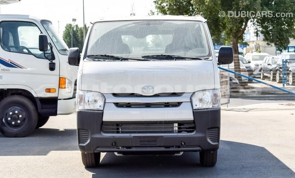 Buy Import Toyota Hiace White Car in Import - Dubai in Iles Buy Import Toyota Hiace White Car in Import - Dubai in Iles