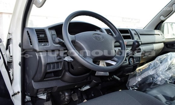 Buy Import Toyota Hiace White Car in Import - Dubai in Iles Buy Import Toyota Hiace White Car in Import - Dubai in Iles