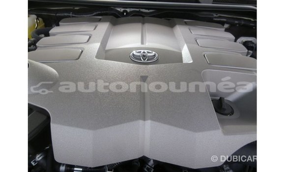 Acheter Import Voiture Toyota Land Cruiser Blanc à Import - Dubai, Iles Acheter Import Voiture Toyota Land Cruiser Blanc à Import - Dubai, Iles