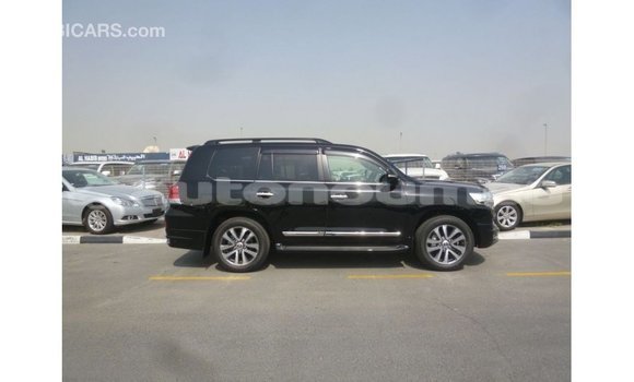 Acheter Import Voiture Toyota Land Cruiser Noir à Import - Dubai, Iles Acheter Import Voiture Toyota Land Cruiser Noir à Import - Dubai, Iles