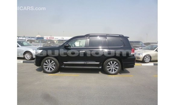 Acheter Import Voiture Toyota Land Cruiser Noir à Import - Dubai, Iles Acheter Import Voiture Toyota Land Cruiser Noir à Import - Dubai, Iles