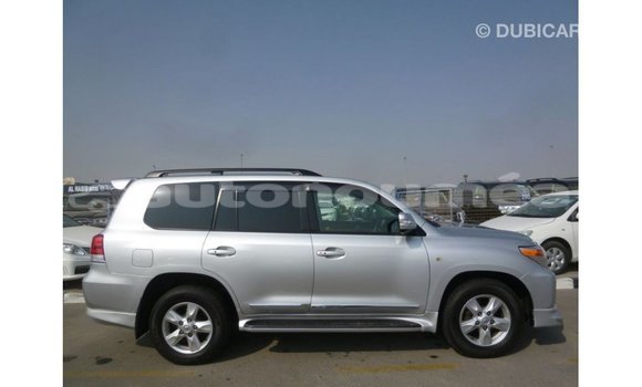 Acheter Import Voiture Toyota Land Cruiser Autre à Import - Dubai, Iles Acheter Import Voiture Toyota Land Cruiser Autre à Import - Dubai, Iles