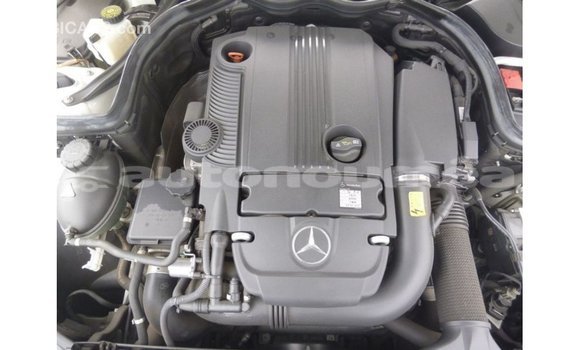 Acheter Import Voiture Mercedes-Benz 200 Blanc à Import - Dubai, Iles Acheter Import Voiture Mercedes-Benz 200 Blanc à Import - Dubai, Iles