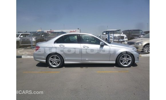 Acheter Import Voiture Mercedes-Benz 200 Autre à Import - Dubai, Iles Acheter Import Voiture Mercedes-Benz 200 Autre à Import - Dubai, Iles