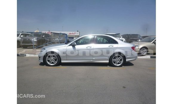 Acheter Import Voiture Mercedes-Benz 200 Autre à Import - Dubai, Iles Acheter Import Voiture Mercedes-Benz 200 Autre à Import - Dubai, Iles