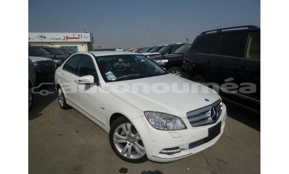 Acheter Import Voiture Mercedes-Benz 200 Blanc à Import - Dubai, Iles Acheter Import Voiture Mercedes-Benz 200 Blanc à Import - Dubai, Iles