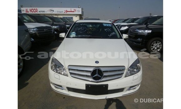 Acheter Import Voiture Mercedes-Benz 200 Blanc à Import - Dubai, Iles Acheter Import Voiture Mercedes-Benz 200 Blanc à Import - Dubai, Iles