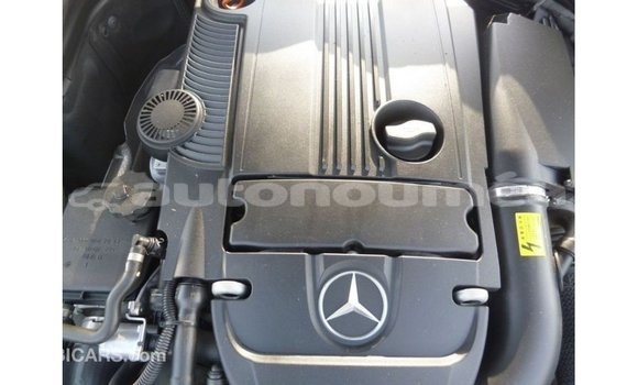 Acheter Import Voiture Mercedes-Benz 200 Blanc à Import - Dubai, Iles Acheter Import Voiture Mercedes-Benz 200 Blanc à Import - Dubai, Iles