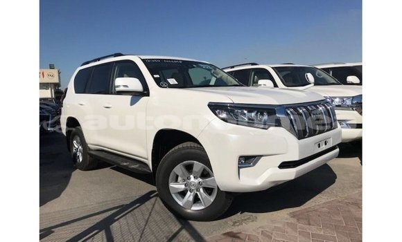 Acheter Import Voiture Toyota Prado Blanc à Import - Dubai, Iles Acheter Import Voiture Toyota Prado Blanc à Import - Dubai, Iles