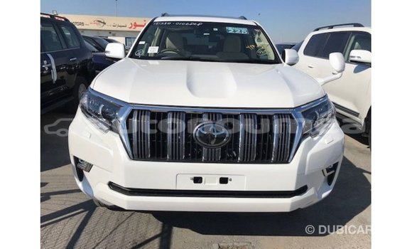 Acheter Import Voiture Toyota Prado Blanc à Import - Dubai, Iles Acheter Import Voiture Toyota Prado Blanc à Import - Dubai, Iles