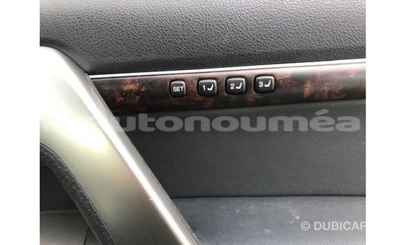 Buy Import Toyota Land Cruiser White Car in Import - Dubai in Iles Buy Import Toyota Land Cruiser White Car in Import - Dubai in Iles