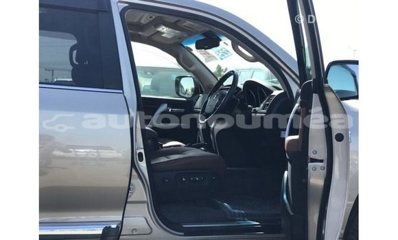 Acheter Import Voiture Toyota Land Cruiser Autre à Import - Dubai, Iles Acheter Import Voiture Toyota Land Cruiser Autre à Import - Dubai, Iles