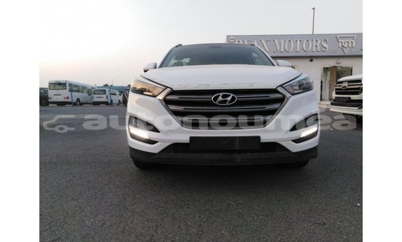 Buy Import Hyundai Tucson White Car in Import - Dubai in Iles Buy Import Hyundai Tucson White Car in Import - Dubai in Iles