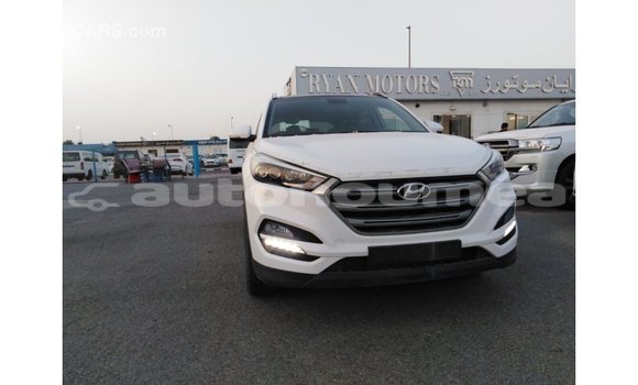 Buy Import Hyundai Tucson White Car in Import - Dubai in Iles Buy Import Hyundai Tucson White Car in Import - Dubai in Iles