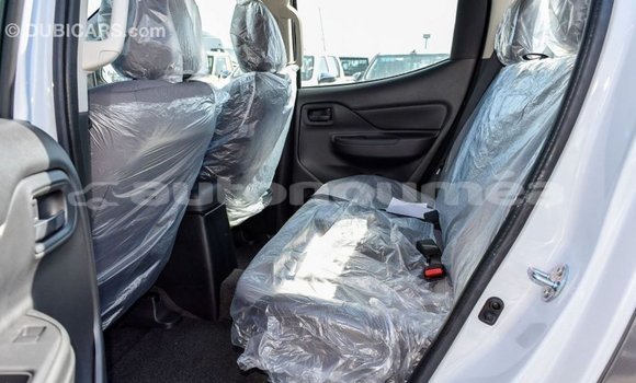 Acheter Import Voiture Mitsubishi L200 Blanc à Import - Dubai, Iles Acheter Import Voiture Mitsubishi L200 Blanc à Import - Dubai, Iles