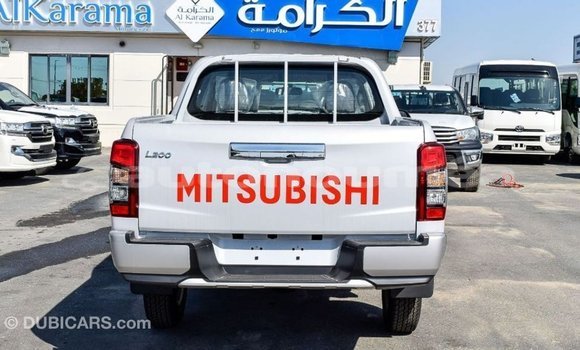 Acheter Import Voiture Mitsubishi L200 Blanc à Import - Dubai, Iles Acheter Import Voiture Mitsubishi L200 Blanc à Import - Dubai, Iles