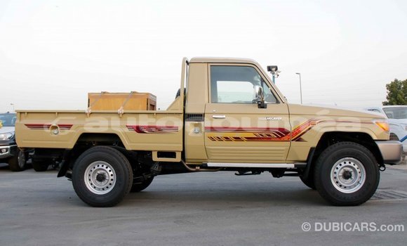Buy Import Toyota Land Cruiser Beige Car in Import - Dubai in Iles Buy Import Toyota Land Cruiser Beige Car in Import - Dubai in Iles