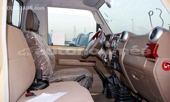 Buy Import Toyota Land Cruiser Beige Car in Import - Dubai in Iles Buy Import Toyota Land Cruiser Beige Car in Import - Dubai in Iles