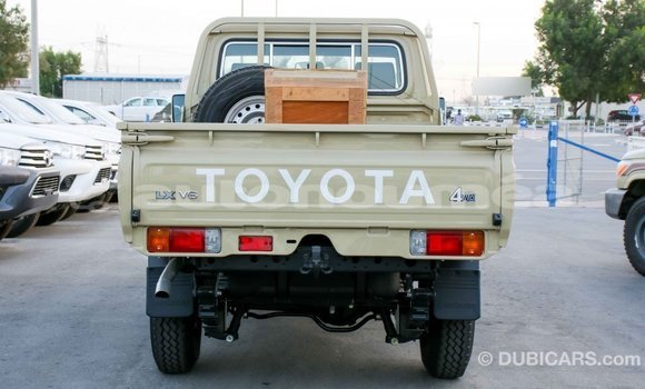 Buy Import Toyota Land Cruiser Beige Car in Import - Dubai in Iles Buy Import Toyota Land Cruiser Beige Car in Import - Dubai in Iles