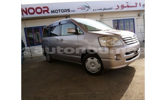 Acheter Import Voiture Toyota Voxy Autre à Import - Dubai, Iles Acheter Import Voiture Toyota Voxy Autre à Import - Dubai, Iles