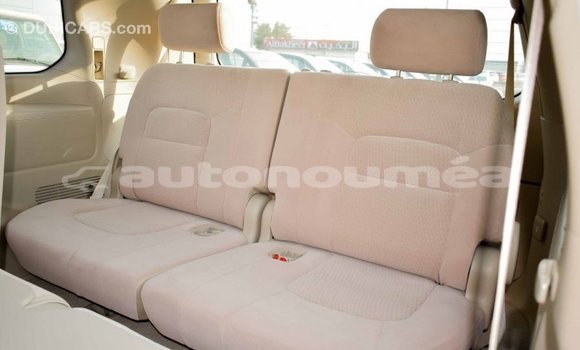 Buy Import Toyota Land Cruiser White Car in Import - Dubai in Iles Buy Import Toyota Land Cruiser White Car in Import - Dubai in Iles