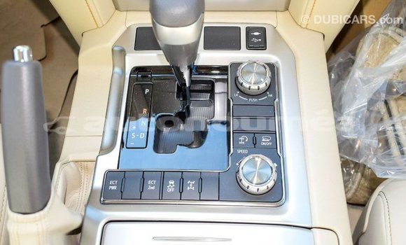 Buy Import Toyota Land Cruiser Black Car in Import - Dubai in Iles Buy Import Toyota Land Cruiser Black Car in Import - Dubai in Iles