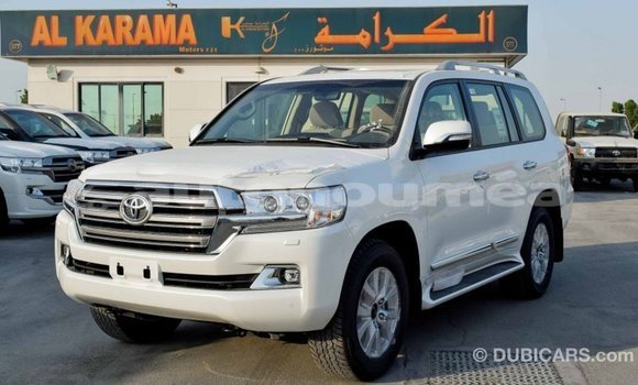 Acheter Import Voiture Toyota Land Cruiser Blanc à Import - Dubai, Iles Acheter Import Voiture Toyota Land Cruiser Blanc à Import - Dubai, Iles