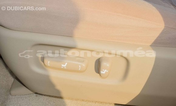 Acheter Import Voiture Toyota Land Cruiser Blanc à Import - Dubai, Iles Acheter Import Voiture Toyota Land Cruiser Blanc à Import - Dubai, Iles