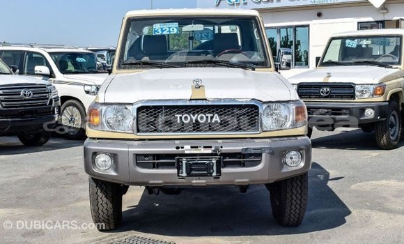 Acheter Import Voiture Toyota Land Cruiser Beige à Import - Dubai, Iles Acheter Import Voiture Toyota Land Cruiser Beige à Import - Dubai, Iles