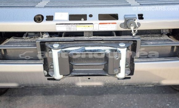 Acheter Import Voiture Toyota Land Cruiser Beige à Import - Dubai, Iles Acheter Import Voiture Toyota Land Cruiser Beige à Import - Dubai, Iles