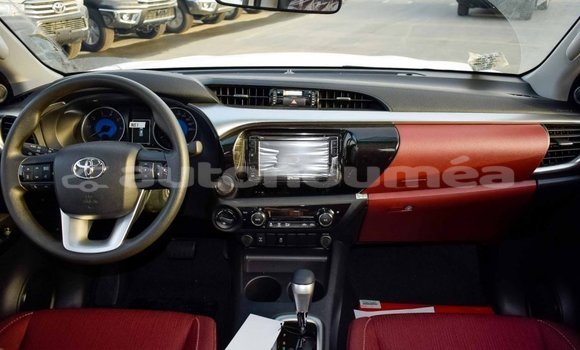 Buy Import Toyota Hilux White Car in Import - Dubai in Iles Buy Import Toyota Hilux White Car in Import - Dubai in Iles