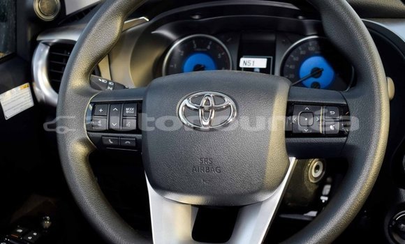 Buy Import Toyota Hilux White Car in Import - Dubai in Iles Buy Import Toyota Hilux White Car in Import - Dubai in Iles