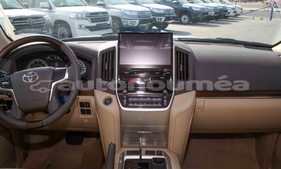 Buy Import Toyota Land Cruiser Black Car in Import - Dubai in Iles Buy Import Toyota Land Cruiser Black Car in Import - Dubai in Iles