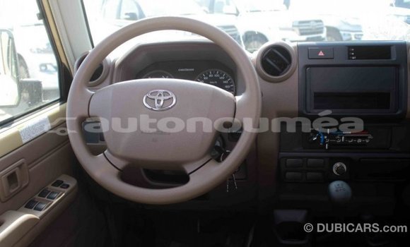 Buy Import Toyota Land Cruiser Beige Car in Import - Dubai in Iles Buy Import Toyota Land Cruiser Beige Car in Import - Dubai in Iles