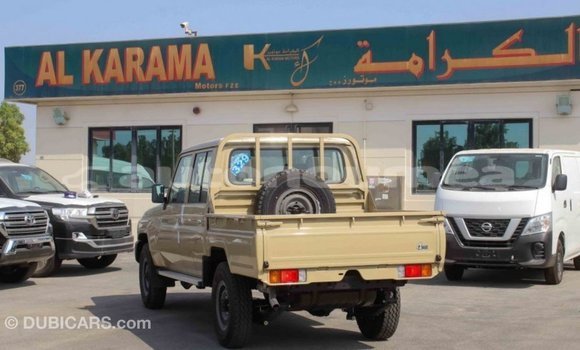 Buy Import Toyota Land Cruiser Beige Car in Import - Dubai in Iles Buy Import Toyota Land Cruiser Beige Car in Import - Dubai in Iles