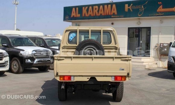 Buy Import Toyota Land Cruiser Beige Car in Import - Dubai in Iles Buy Import Toyota Land Cruiser Beige Car in Import - Dubai in Iles