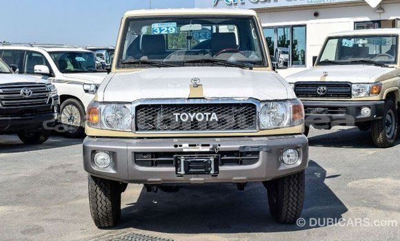 Buy Import Toyota Land Cruiser Beige Car in Import - Dubai in Iles Buy Import Toyota Land Cruiser Beige Car in Import - Dubai in Iles