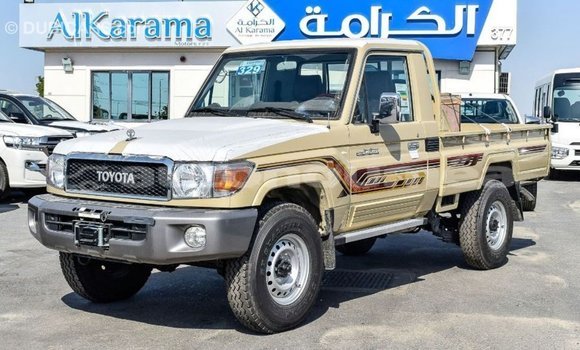 Buy Import Toyota Land Cruiser Beige Car in Import - Dubai in Iles Buy Import Toyota Land Cruiser Beige Car in Import - Dubai in Iles