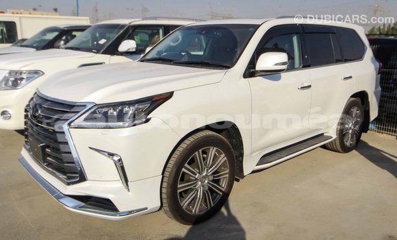 Acheter Import Voiture Lexus LX Blanc à Import - Dubai, Iles Acheter Import Voiture Lexus LX Blanc à Import - Dubai, Iles