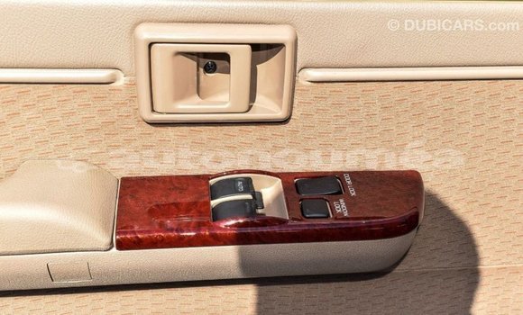 Buy Import Toyota Land Cruiser Beige Car in Import - Dubai in Iles Buy Import Toyota Land Cruiser Beige Car in Import - Dubai in Iles