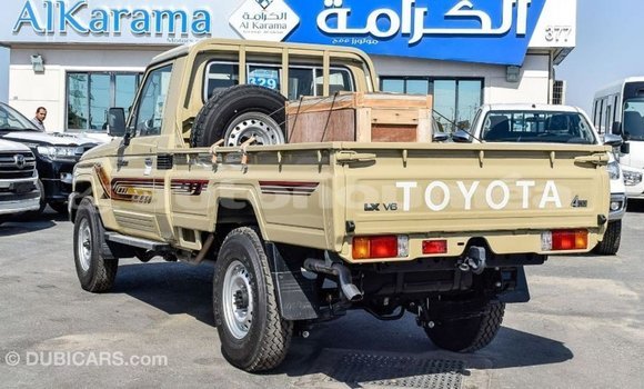 Buy Import Toyota Land Cruiser Beige Car in Import - Dubai in Iles Buy Import Toyota Land Cruiser Beige Car in Import - Dubai in Iles