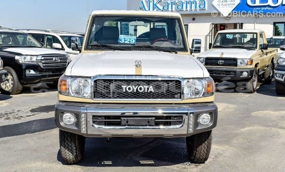 Acheter Import Voiture Toyota Land Cruiser Beige à Import - Dubai, Iles Acheter Import Voiture Toyota Land Cruiser Beige à Import - Dubai, Iles