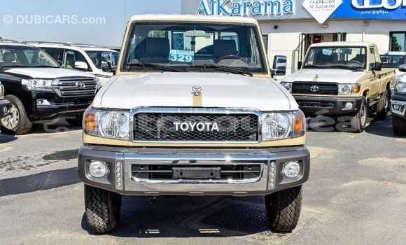 Acheter Import Voiture Toyota Land Cruiser Beige à Import - Dubai, Iles Acheter Import Voiture Toyota Land Cruiser Beige à Import - Dubai, Iles