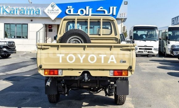Buy Import Toyota Land Cruiser Beige Car in Import - Dubai in Iles Buy Import Toyota Land Cruiser Beige Car in Import - Dubai in Iles