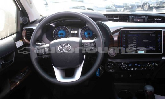 Buy Import Toyota Hilux White Car in Import - Dubai in Iles Buy Import Toyota Hilux White Car in Import - Dubai in Iles