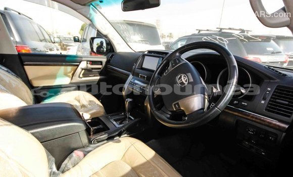 Buy Import Toyota Land Cruiser Black Car in Import - Dubai in Iles Buy Import Toyota Land Cruiser Black Car in Import - Dubai in Iles