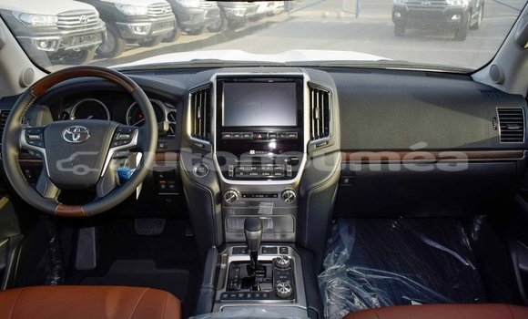 Acheter Import Voiture Toyota Land Cruiser Noir à Import - Dubai, Iles Acheter Import Voiture Toyota Land Cruiser Noir à Import - Dubai, Iles